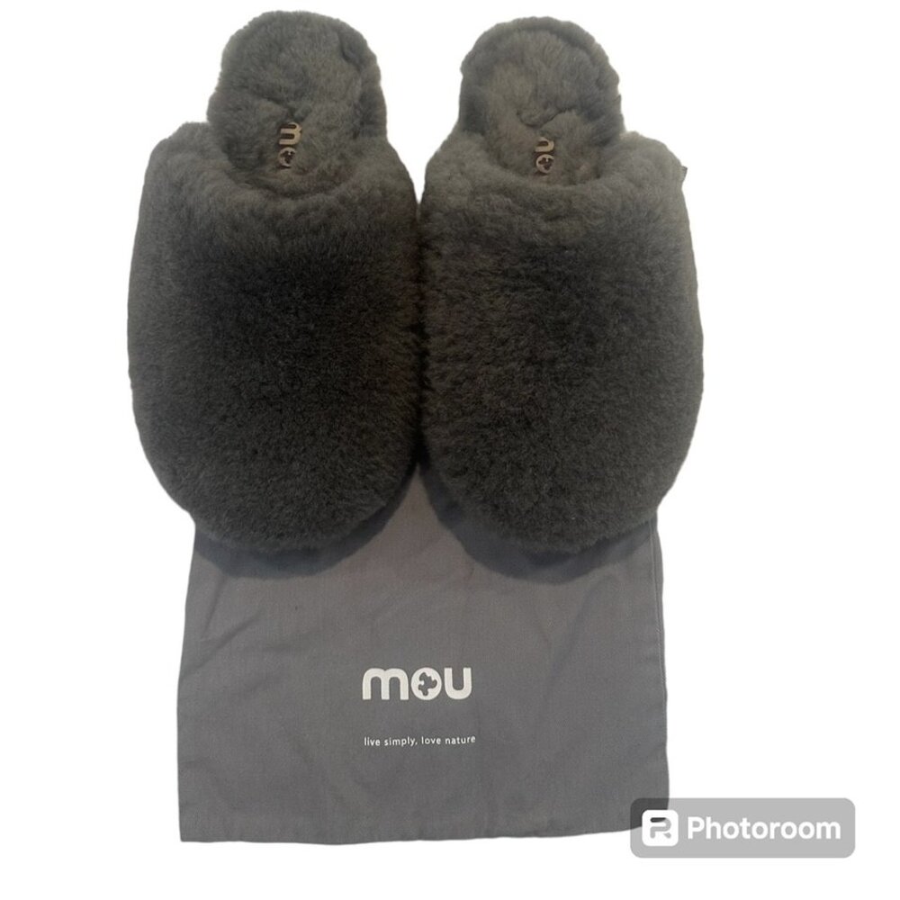 Mou Shearling slippers size 9